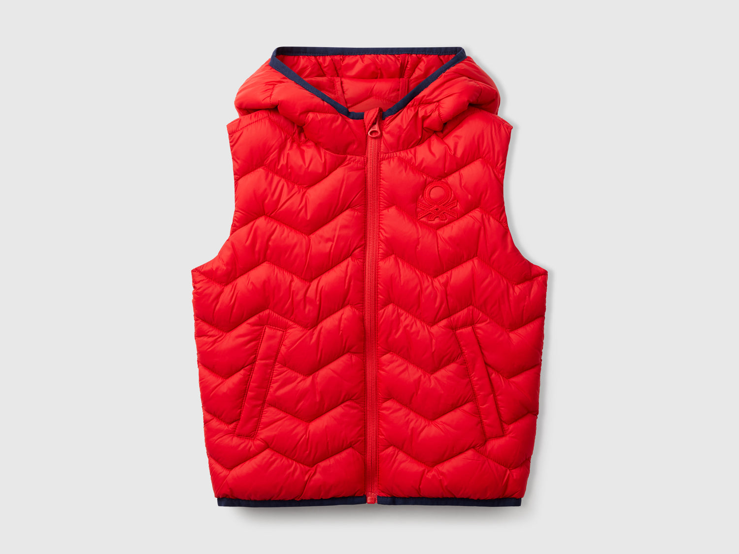 Gilet imbottito con cappuccio da bimbo rosso | Benetton Outlet