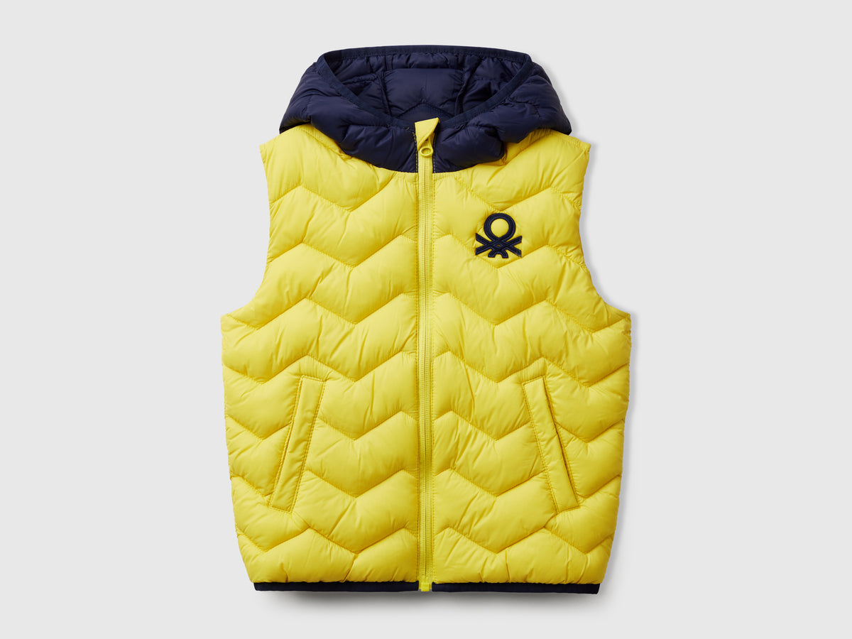 Gilet imbottito con cappuccio