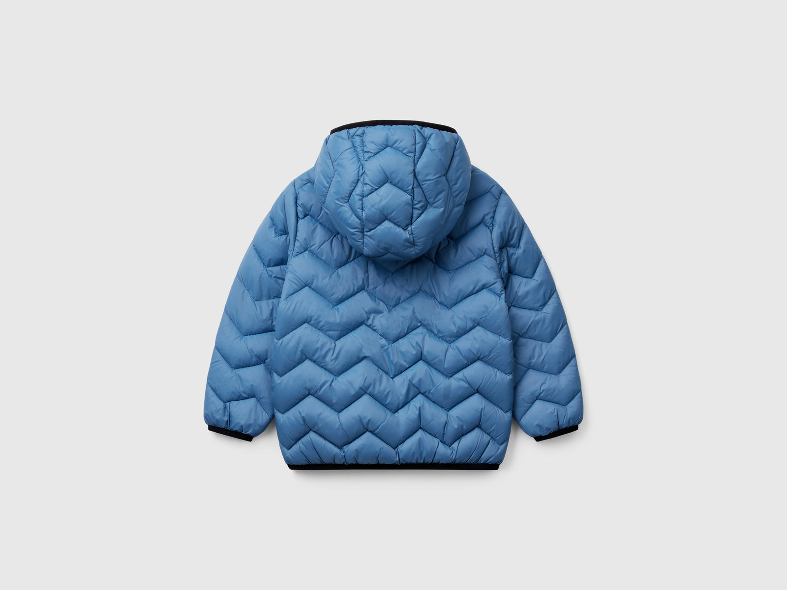 Giubbotto imbottito con cappuccio da bimbo azzurro 2 | Benetton Outlet