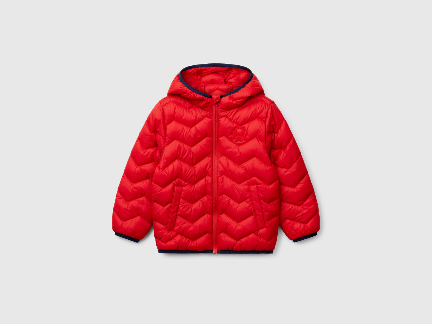 Giubbotto imbottito con cappuccio da bimbo rosso | Benetton Outlet