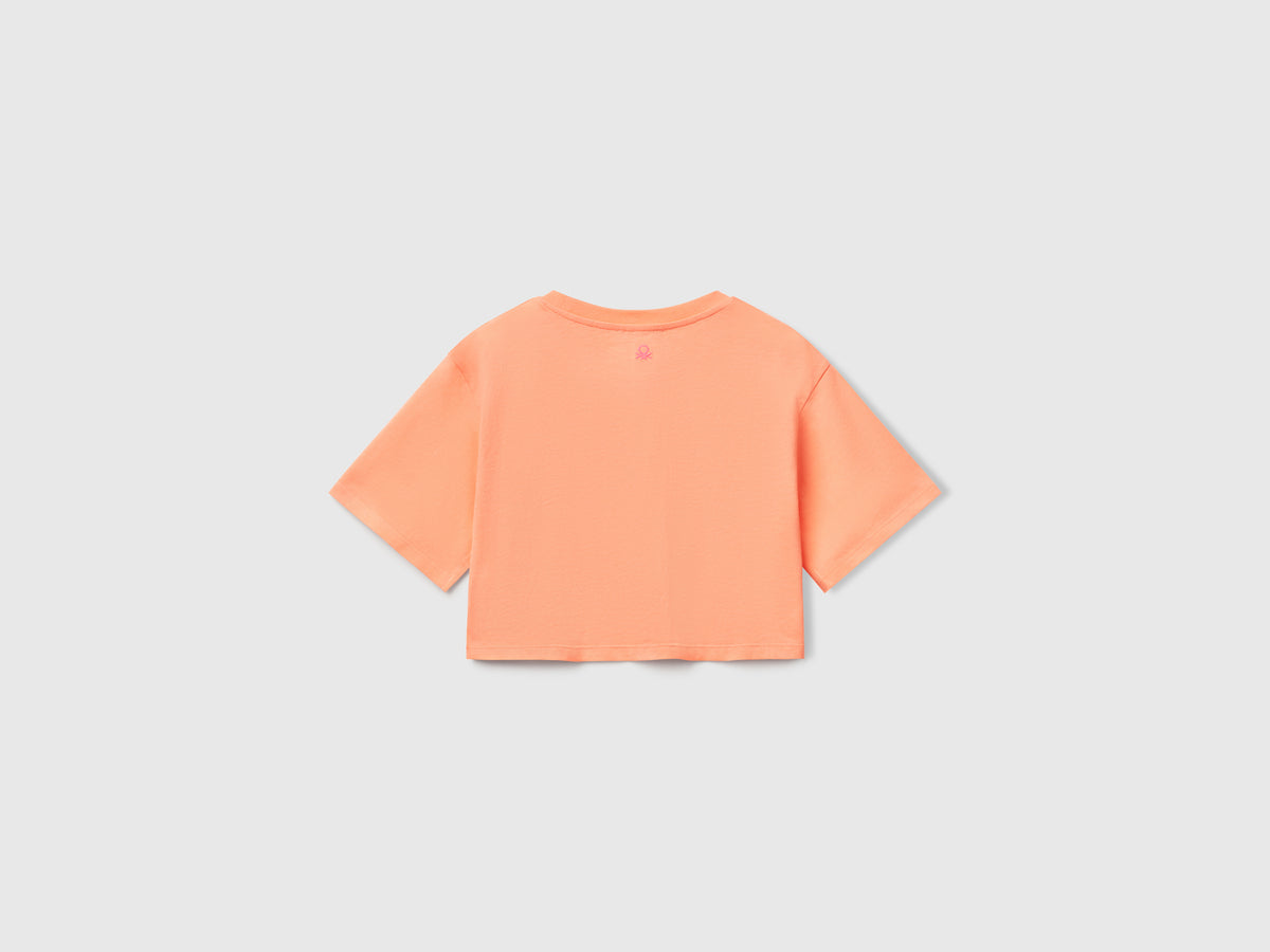 T-shirt con ricamo fiori