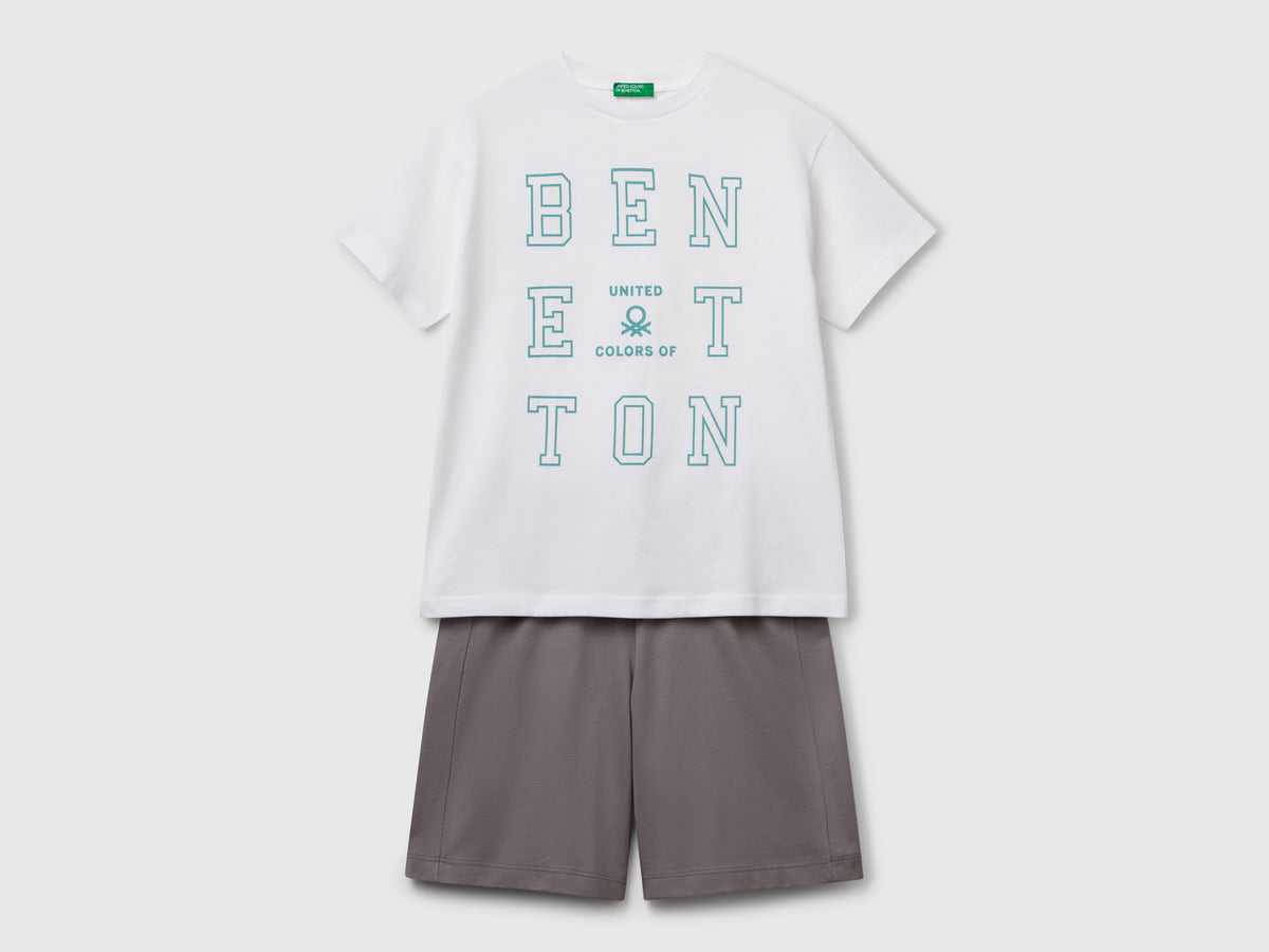 Completo t-shirt e bermuda