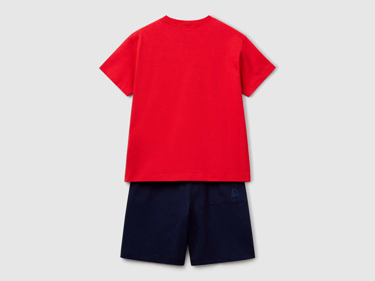 Completo t-shirt e bermuda