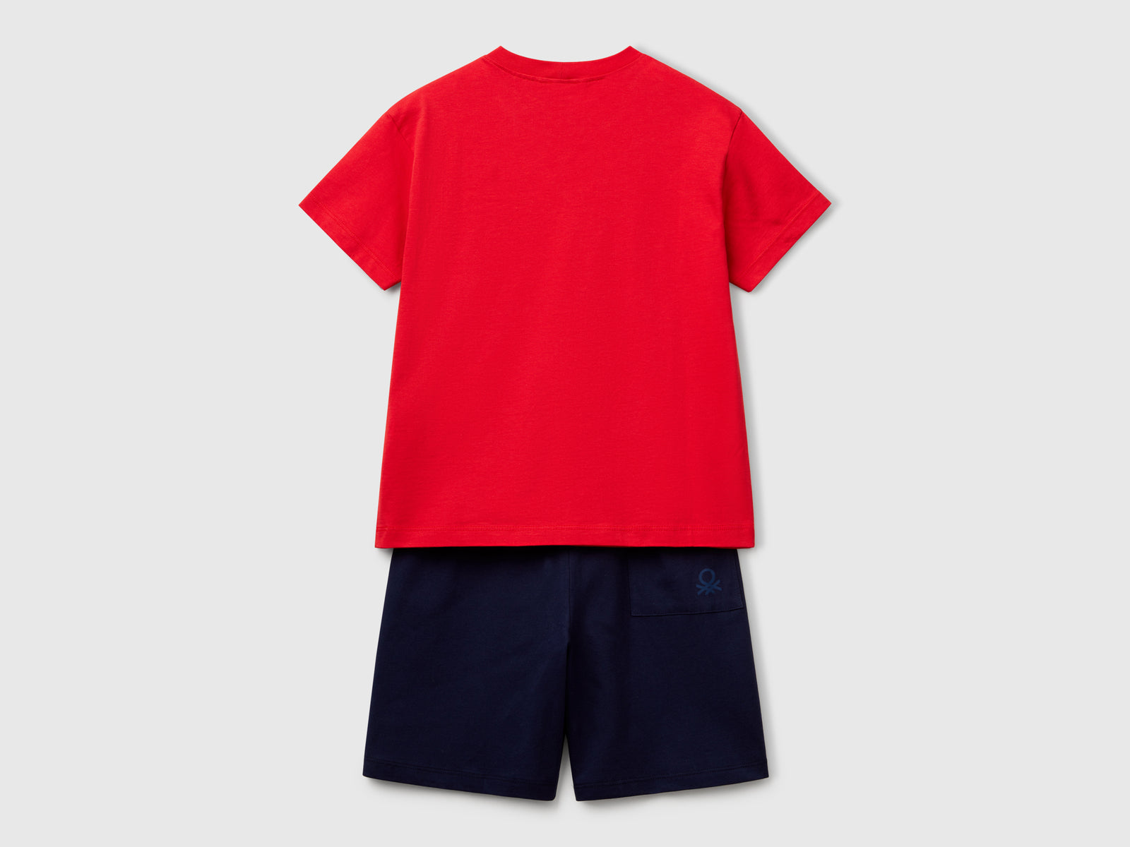 Completo t-shirt e bermuda da bambino rosso 2 | Benetton Outlet