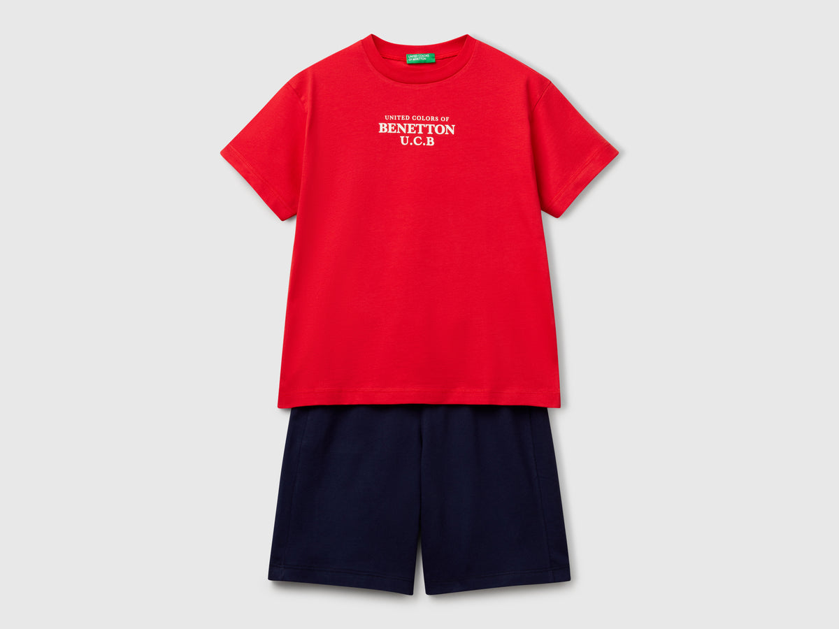 Completo t-shirt e bermuda