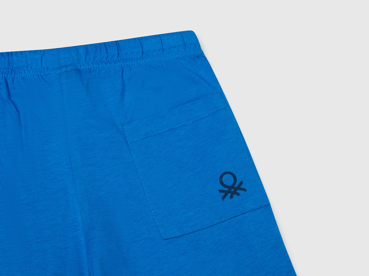 Completo t-shirt e bermuda