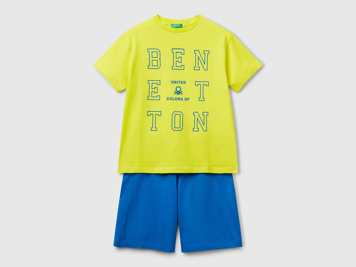 Completo t-shirt e bermuda