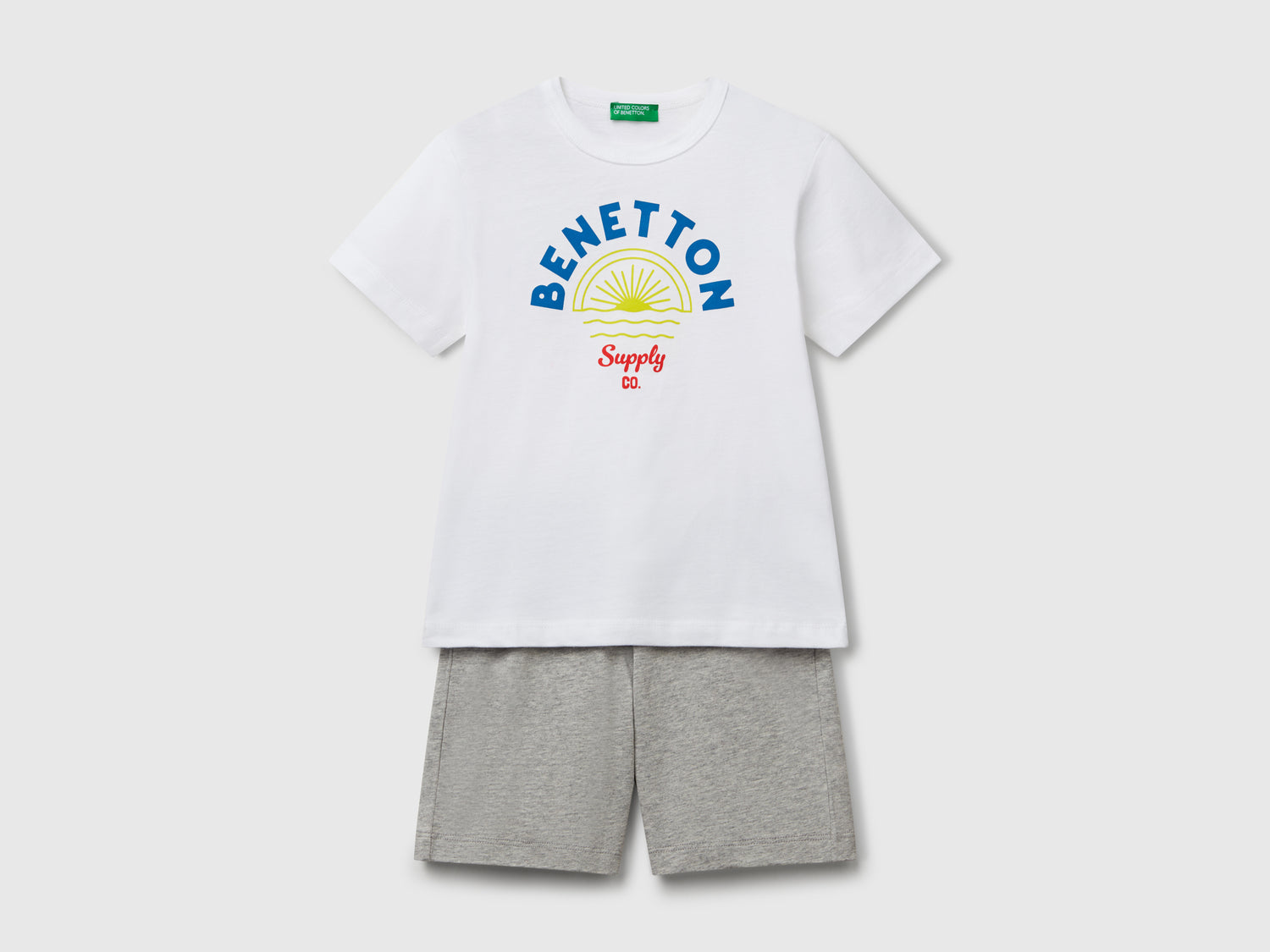 Completo t-shirt e bermuda 100% cotone da bimbo bianco | Benetton Outlet