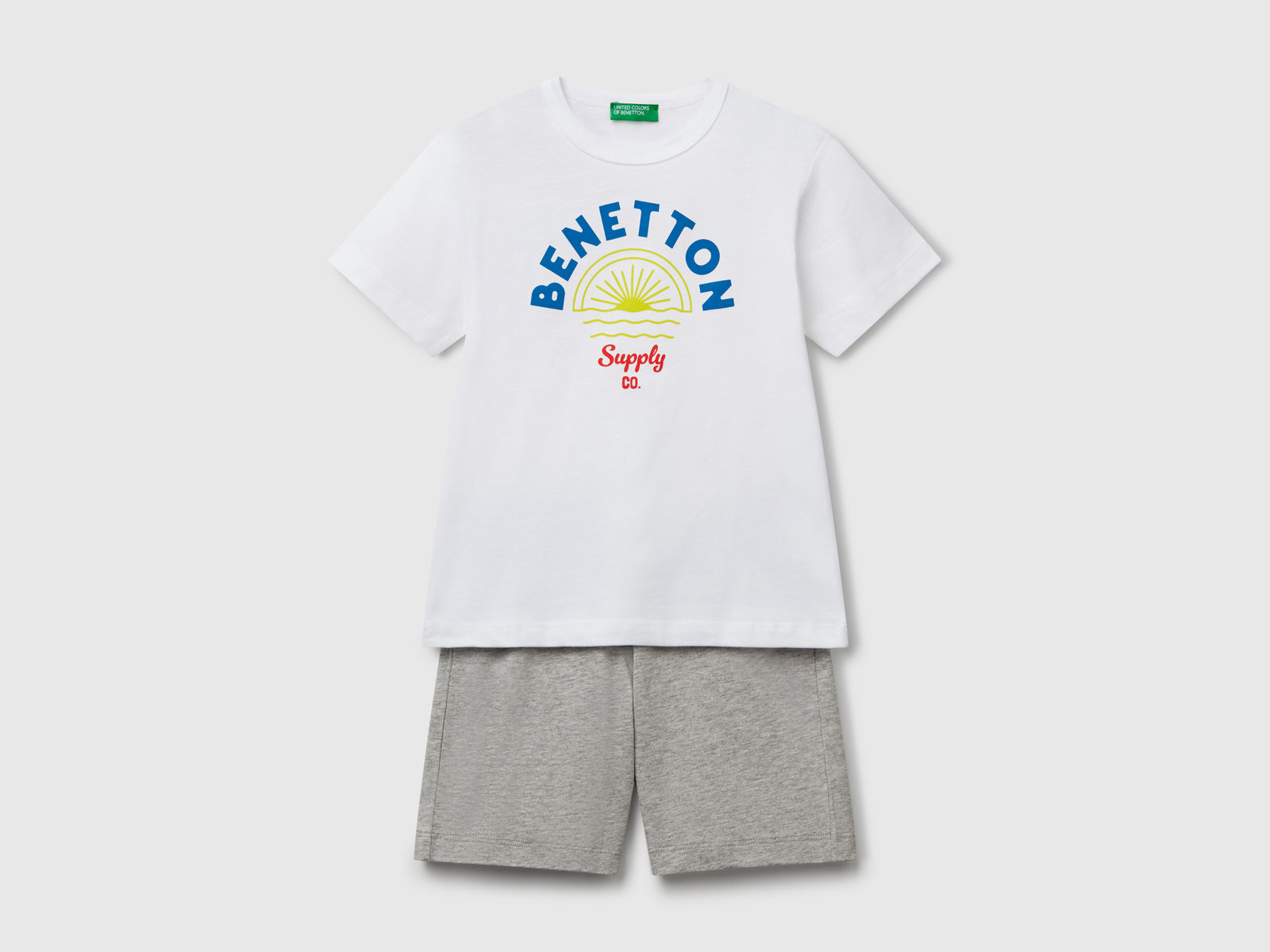 Completo t-shirt e bermuda 100% cotone da bimbo bianco | Benetton Outlet