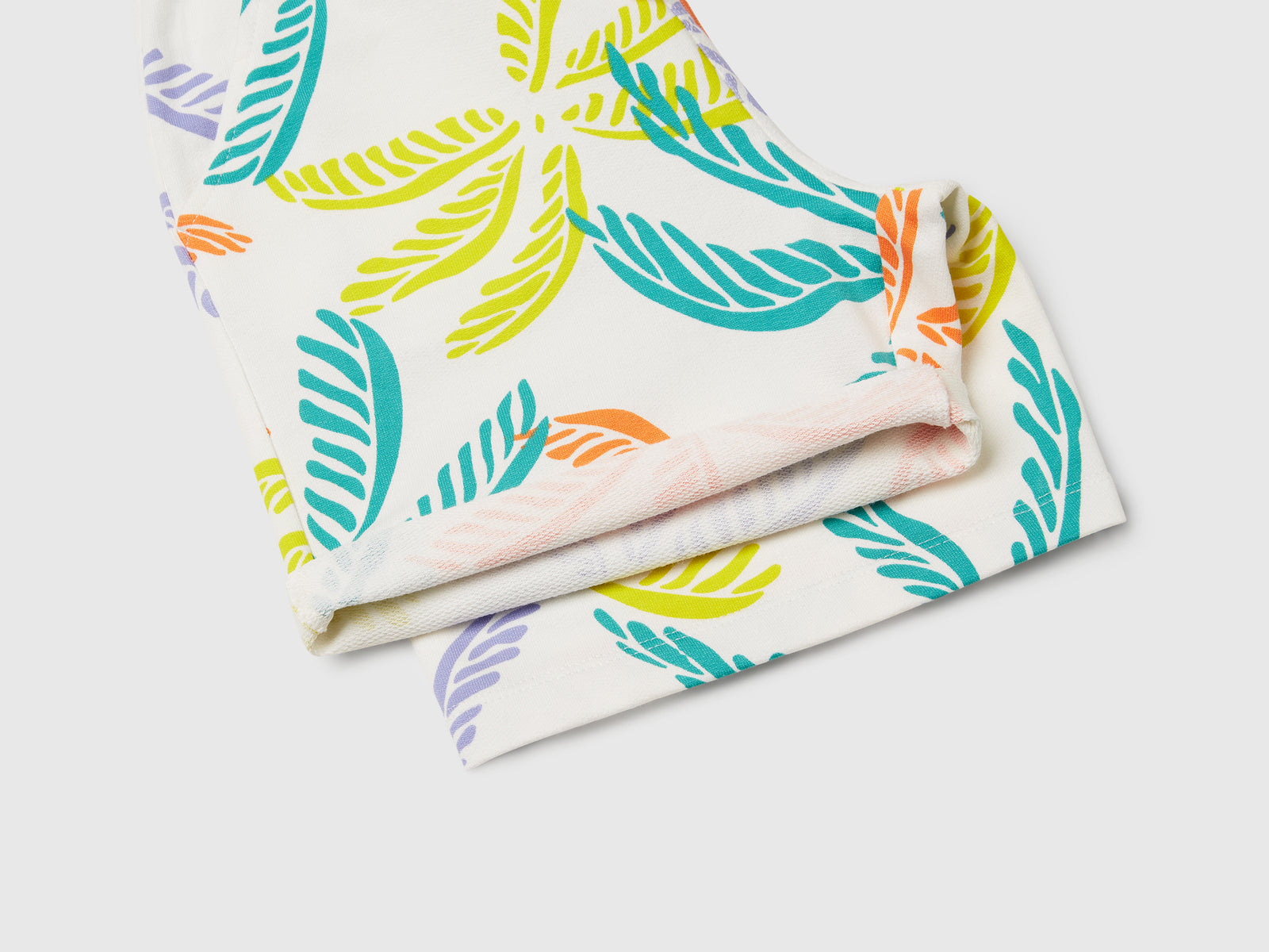 Bermuda con stampa tropicale da bambino bianco panna 3 | Benetton Outlet