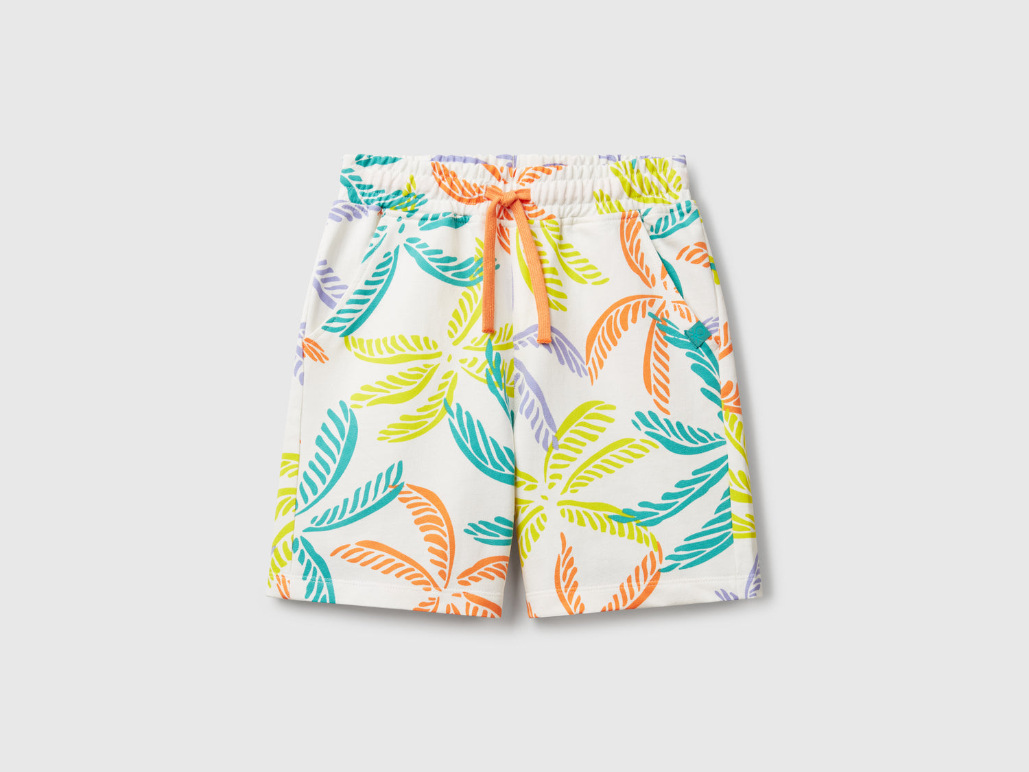Bermuda con stampa tropicale da bambino bianco panna | Benetton Outlet