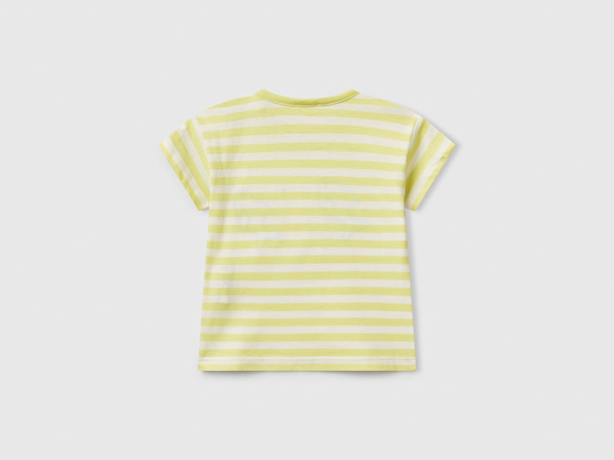 T-shirt a righe con patch squali