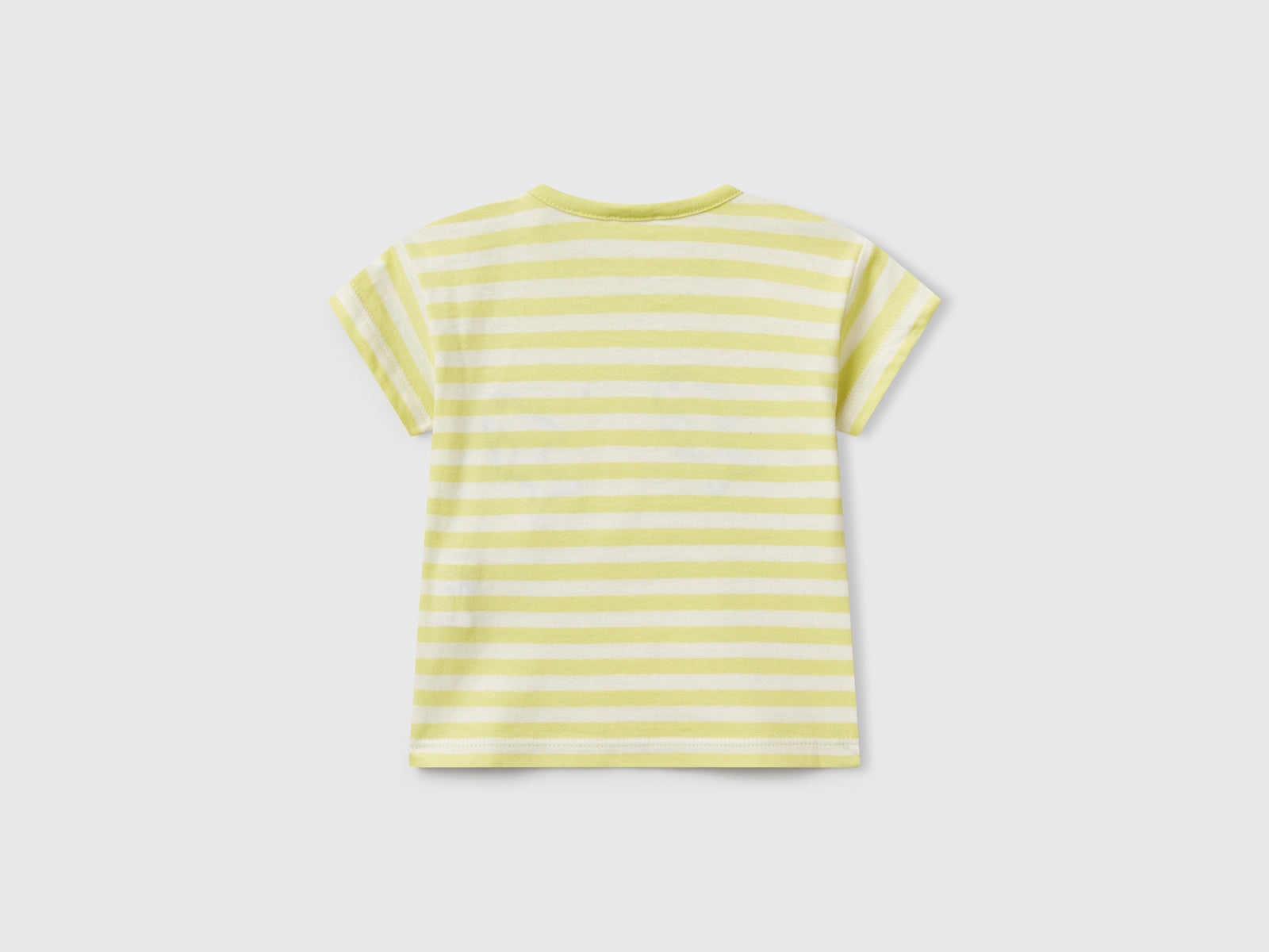 T-shirt a righe con patch squali da neonato giallo 2 | Benetton Outlet