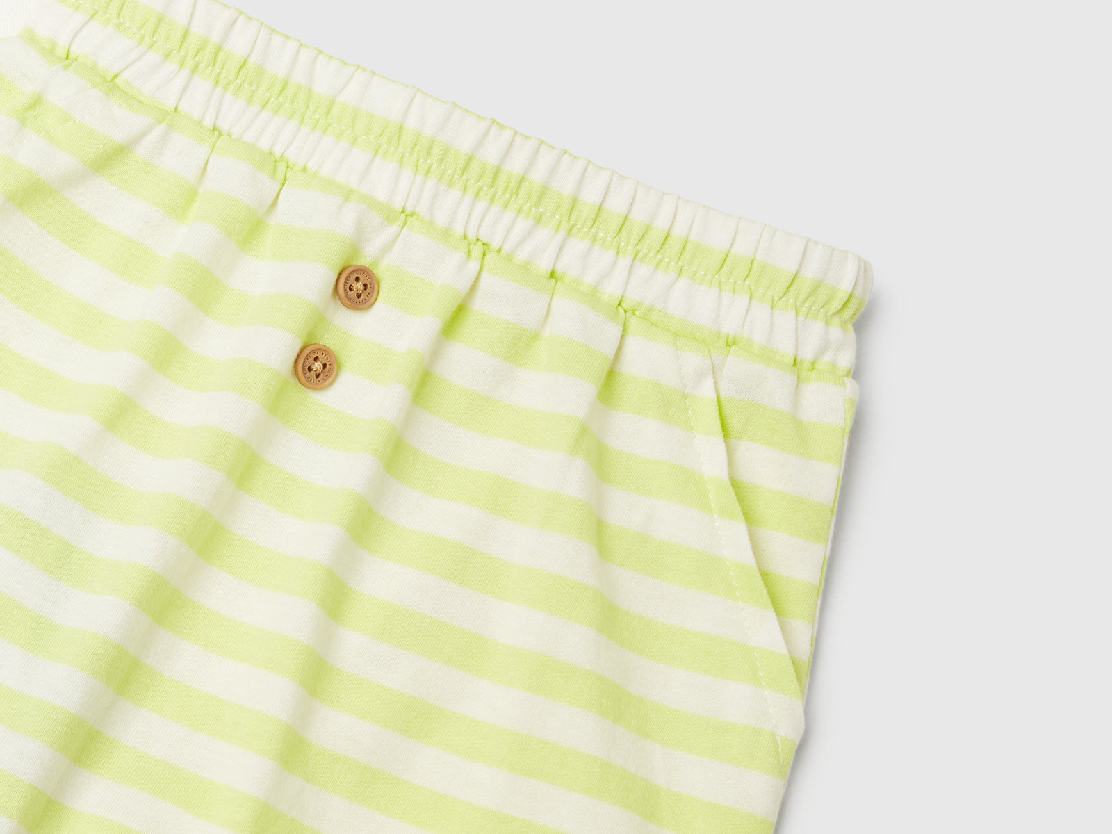 Shorts a righe con risvolto da neonato giallo 3 | Benetton Outlet
