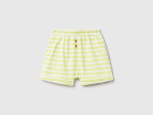 Shorts a righe con risvolto