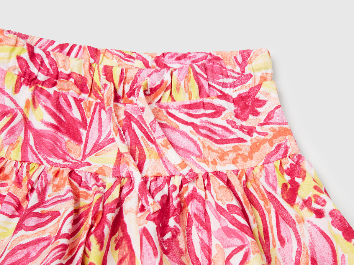 Shorts con stampa tropicale