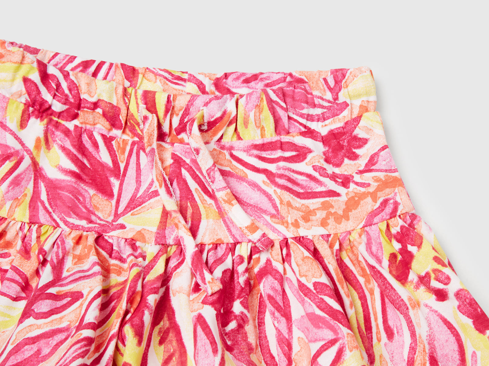 Shorts con stampa tropicale da bimba rosa 3 | Benetton Outlet