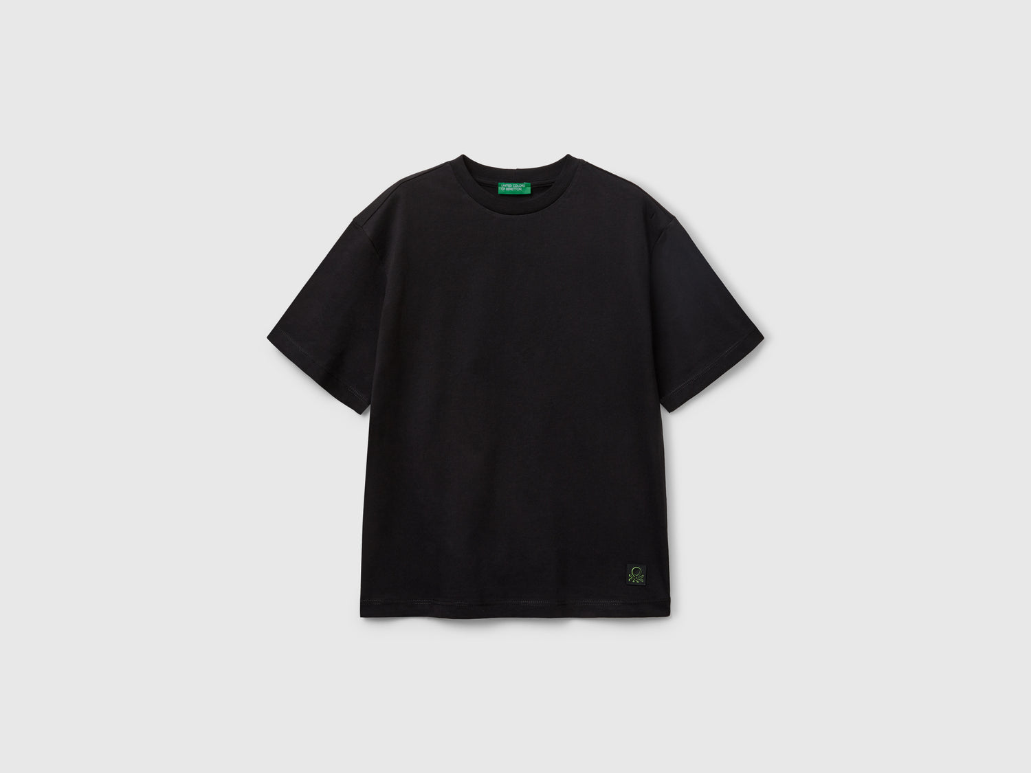 T-shirt con stampa sul retro da bambino nero | Benetton Outlet