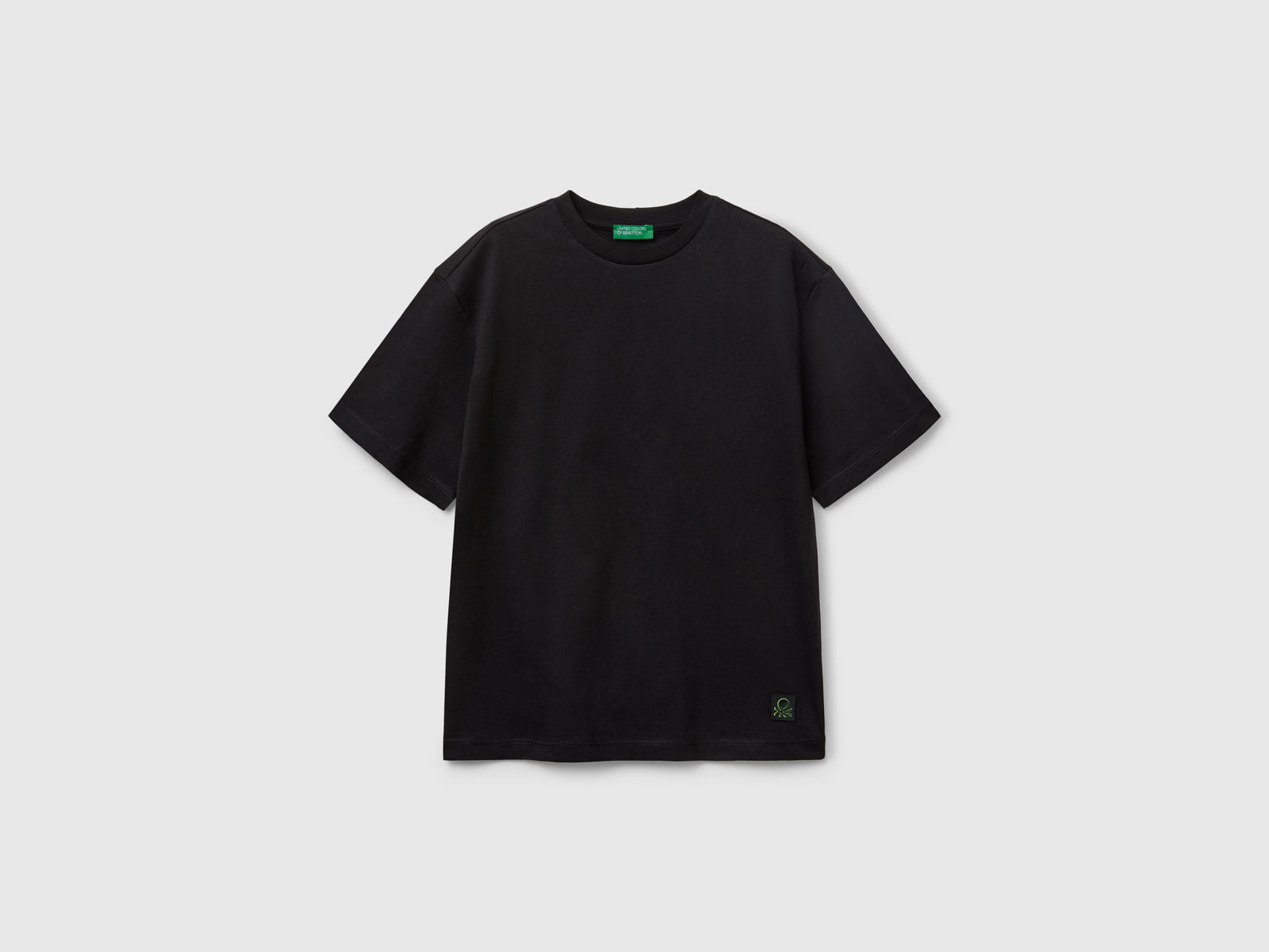 T-shirt con stampa sul retro da bambino nero | Benetton Outlet