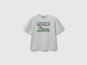 T-shirt con stampa frontale