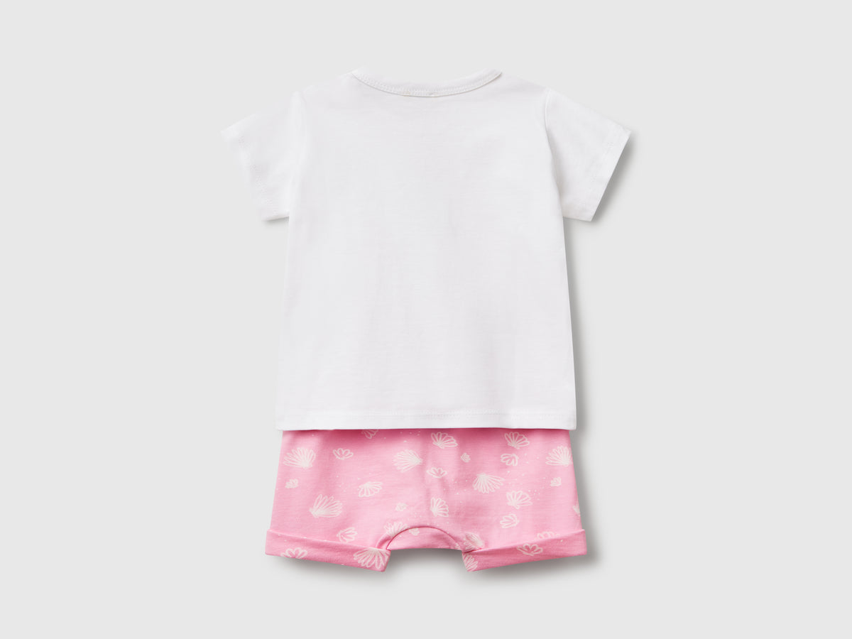 Completo t-shirt e bermuda