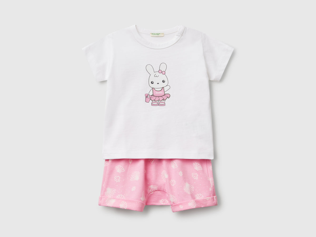 Completo t-shirt e bermuda
