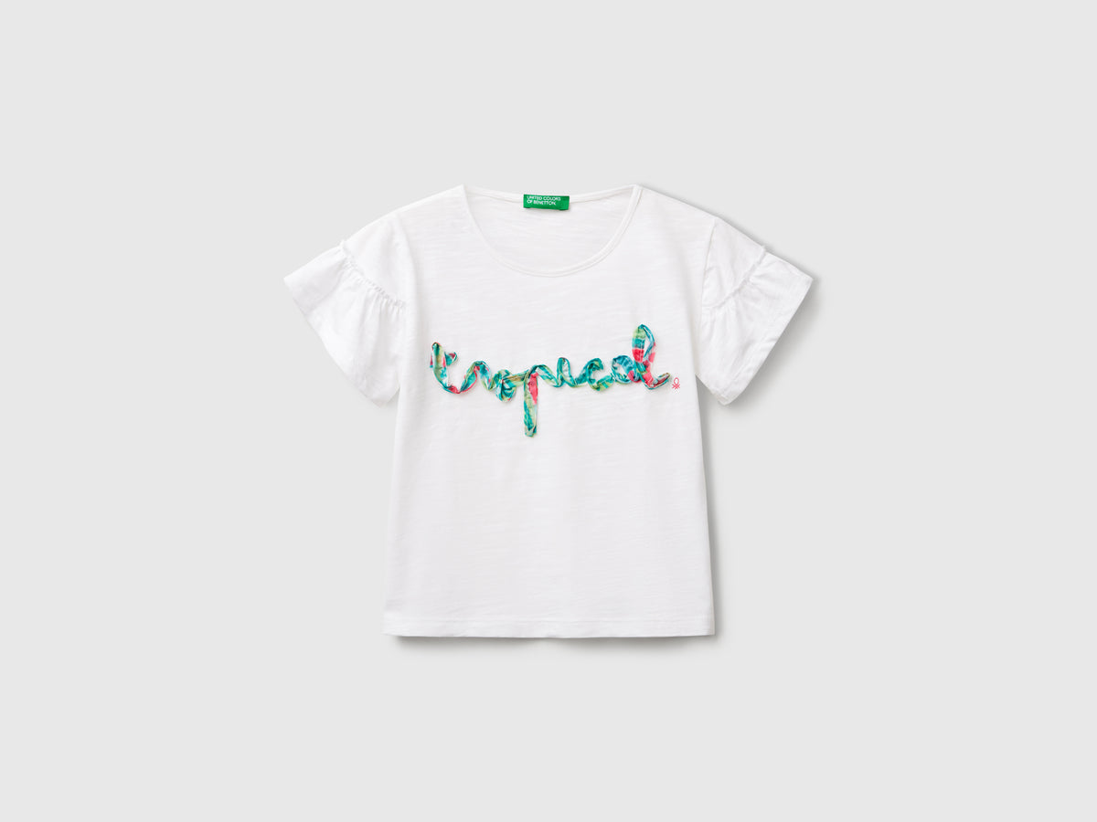 T-shirt con applicazione
