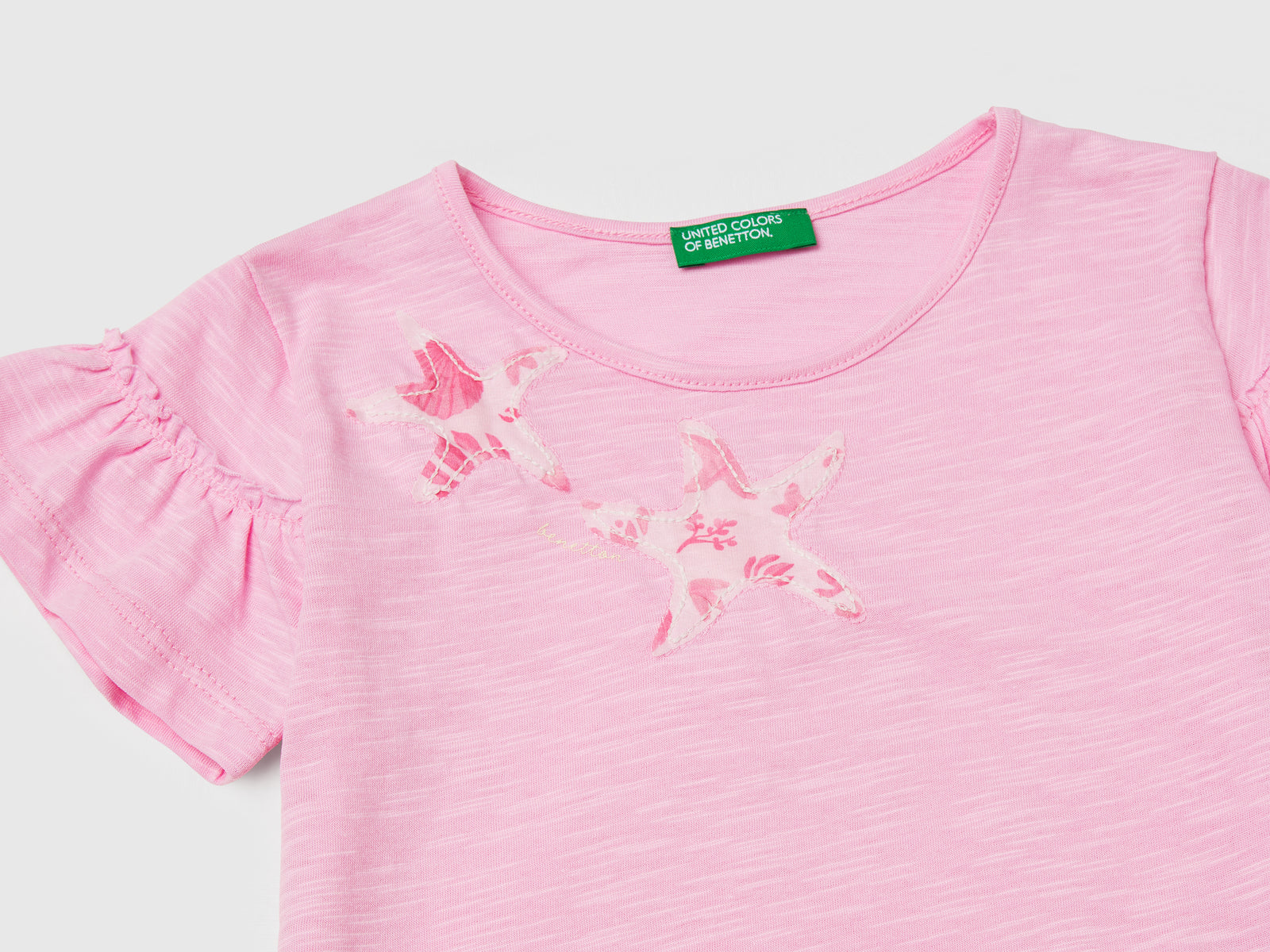 T-shirt con applicazione da bimba rosa 3 | Benetton Outlet