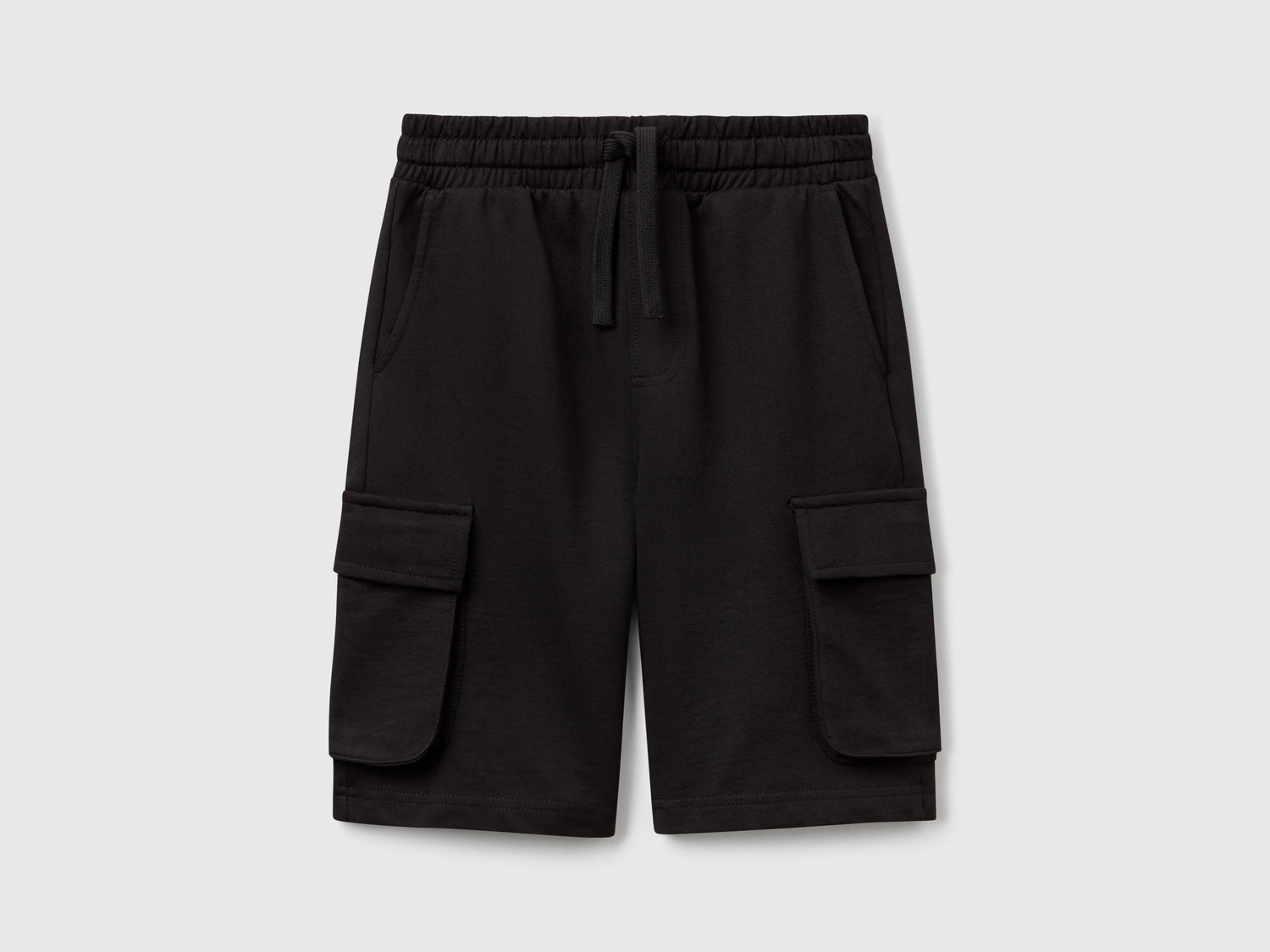 Shorts cargo in felpa leggera da bambino nero | Benetton Outlet