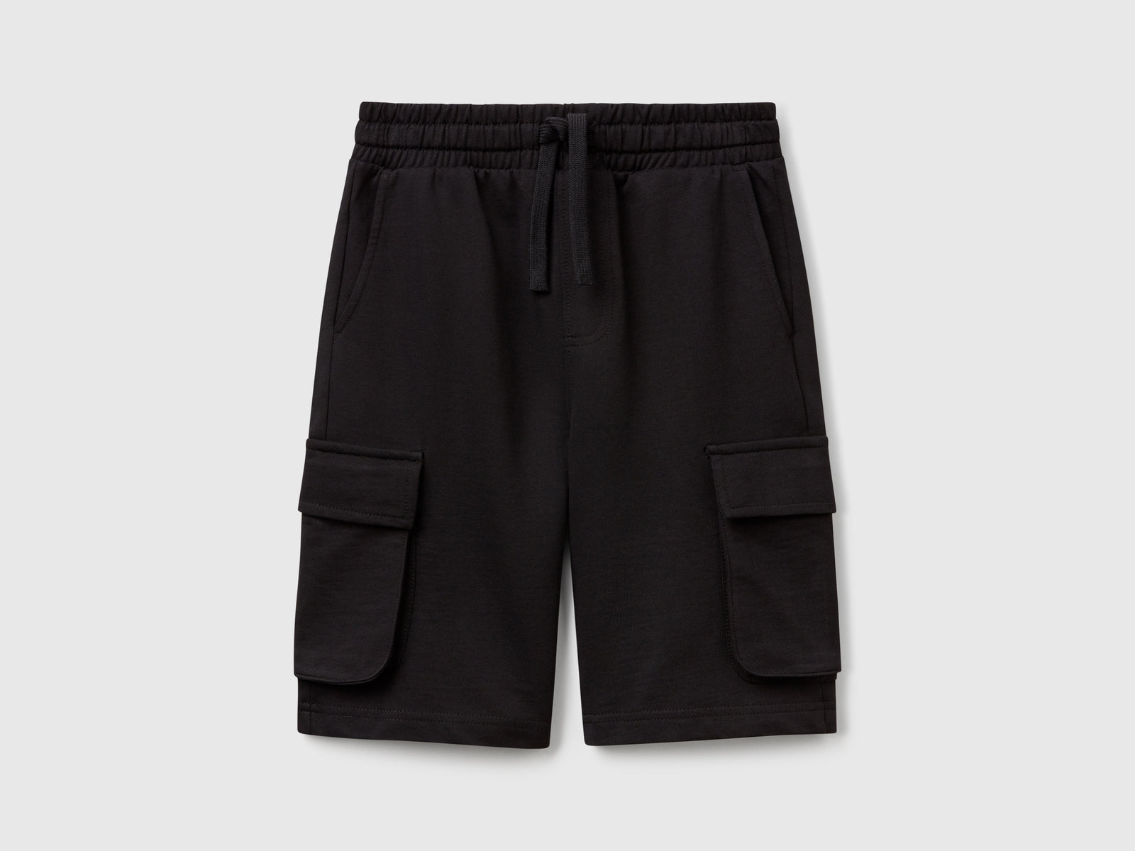Shorts cargo in felpa leggera da bambino nero | Benetton Outlet