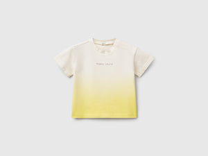 Maglietta dip-dye con stampa