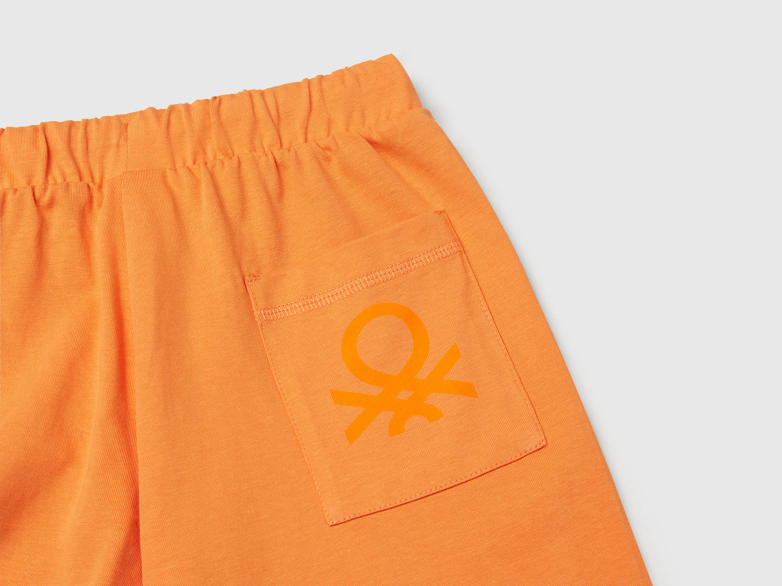 Bermuda in 100% cotone da bambino arancione 3 | Benetton Outlet