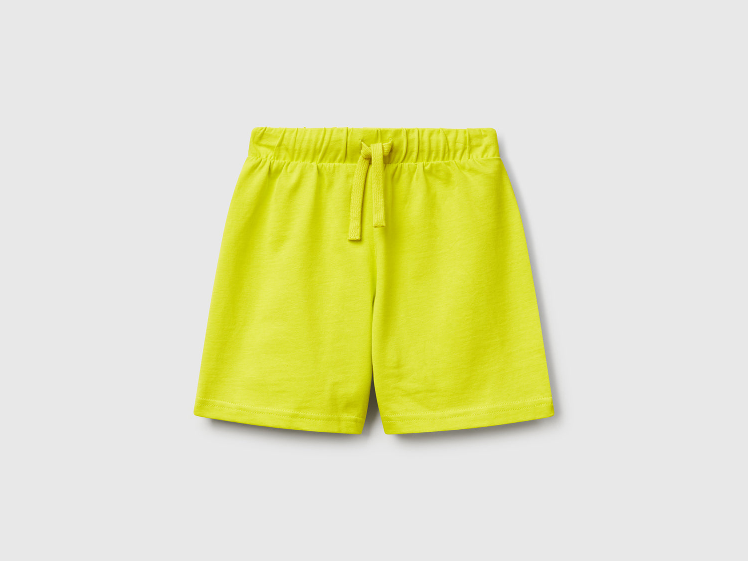 Bermuda regular fit da bimbo giallo fluo | Benetton Outlet