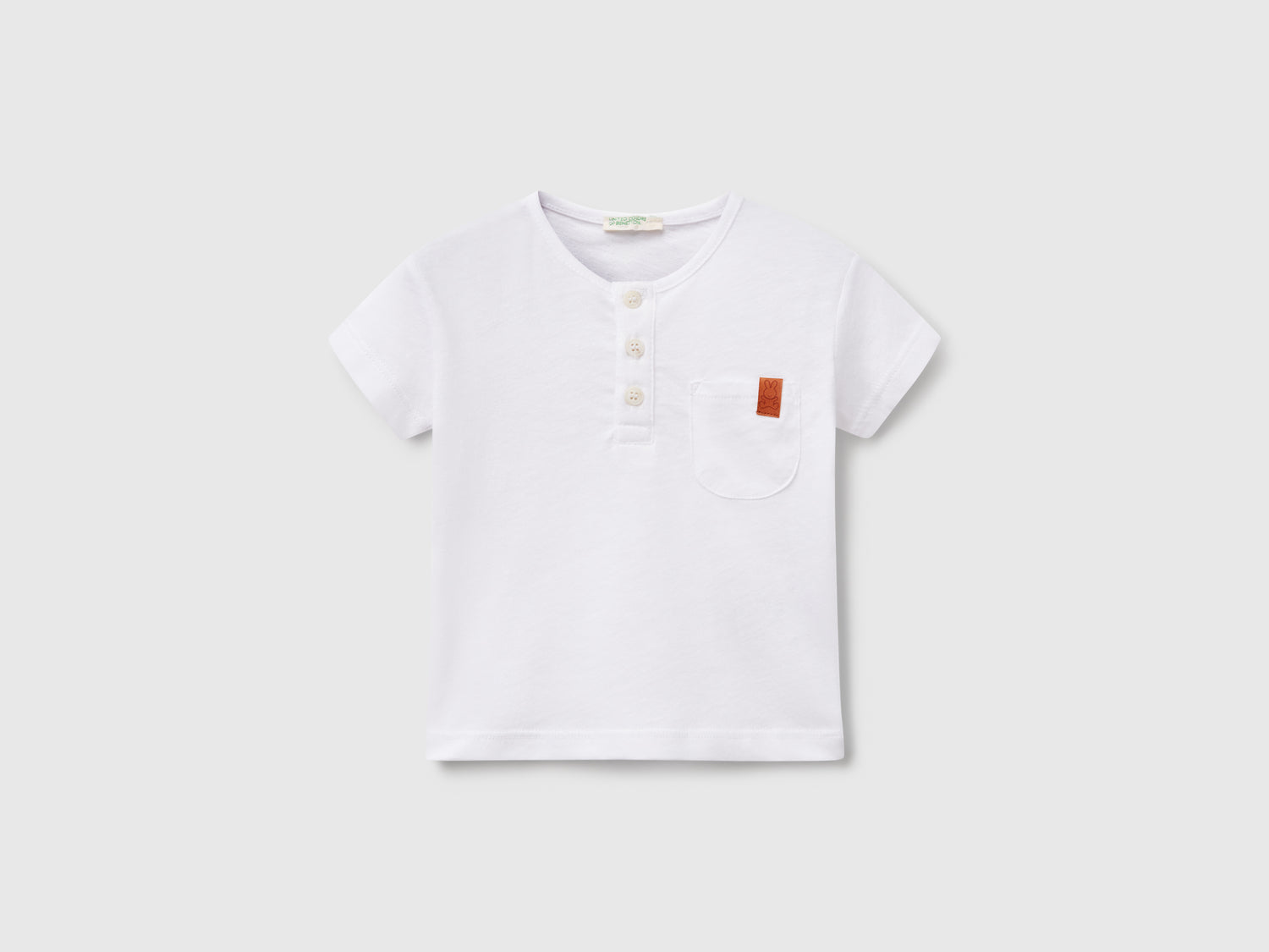 T-shirt con scollo serafino da neonato bianco | Benetton Outlet