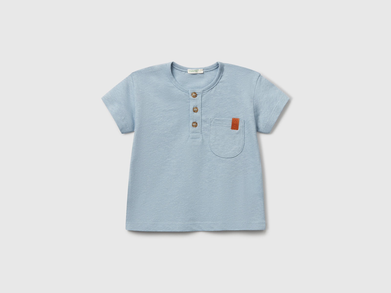 T-shirt con scollo serafino da neonato azzurro | Benetton Outlet