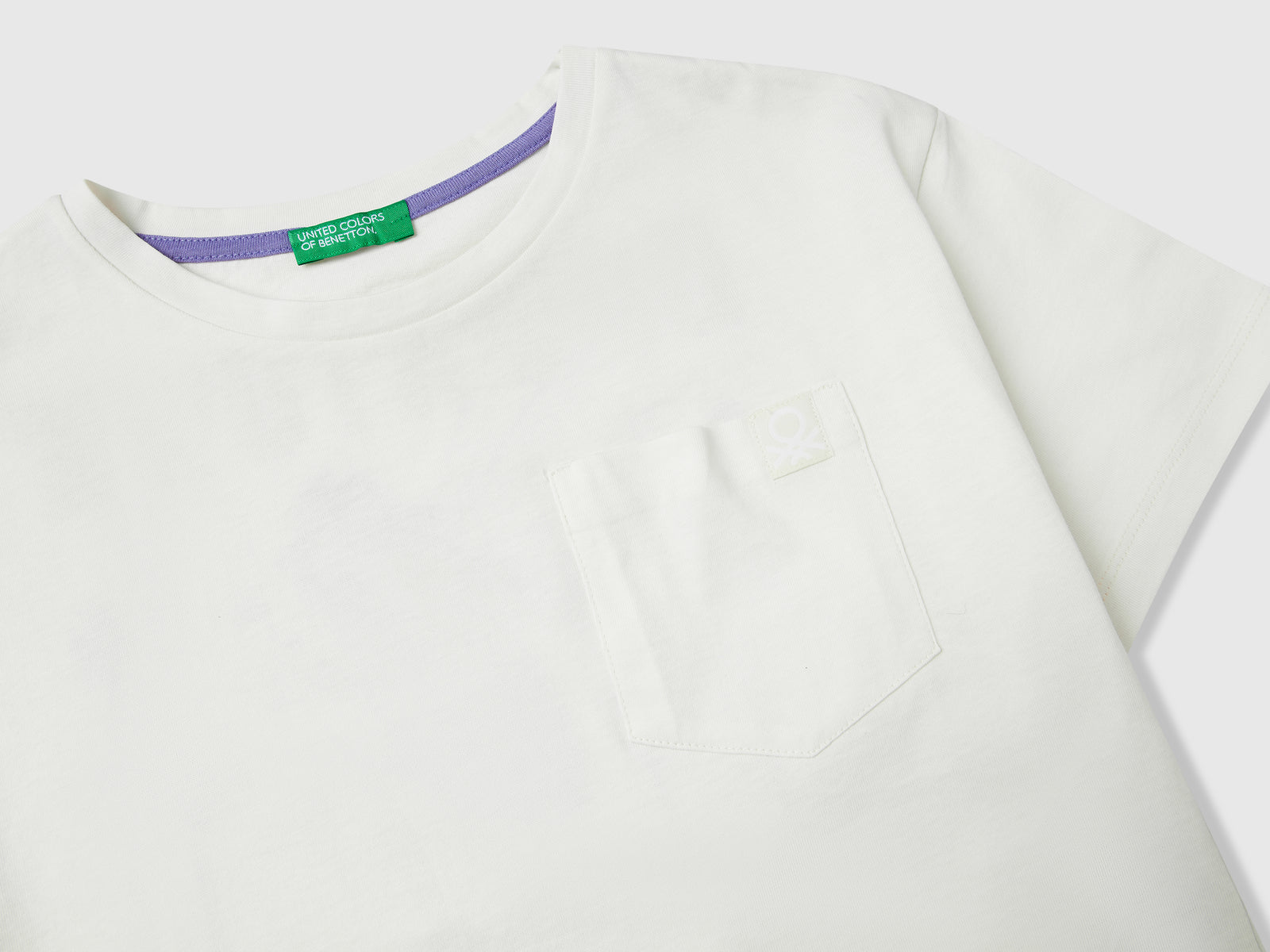 T-shirt boxy fit con stampa sul retro da bambina bianco panna 3 | Benetton Outlet