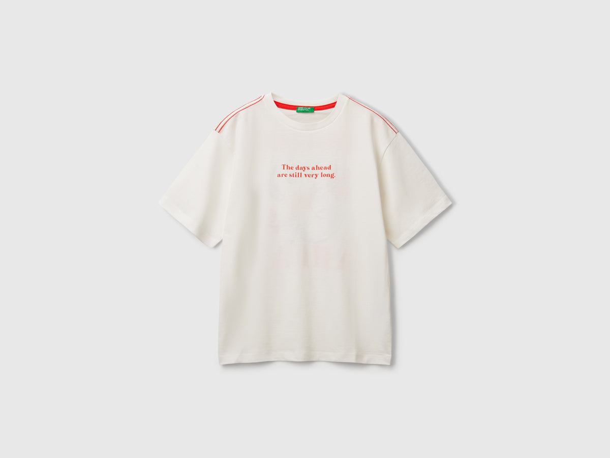T-shirt con stampa slogan e ricamo