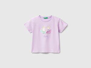 T-shirt con stampa e applicazione