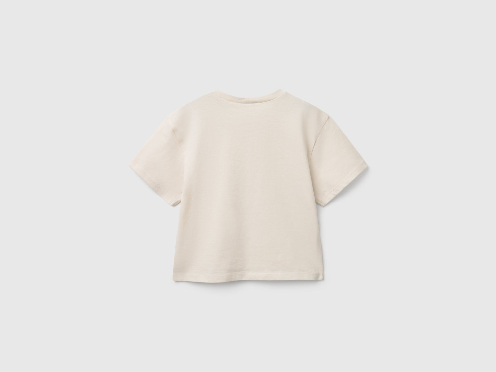 T-shirt con applicazioni da bimba beige 2 | Benetton Outlet