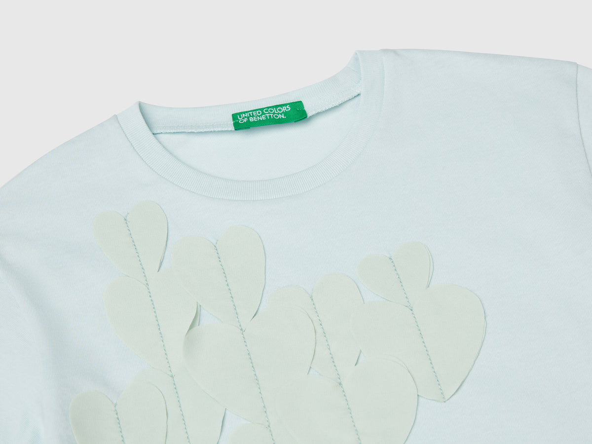 T-shirt con applicazioni