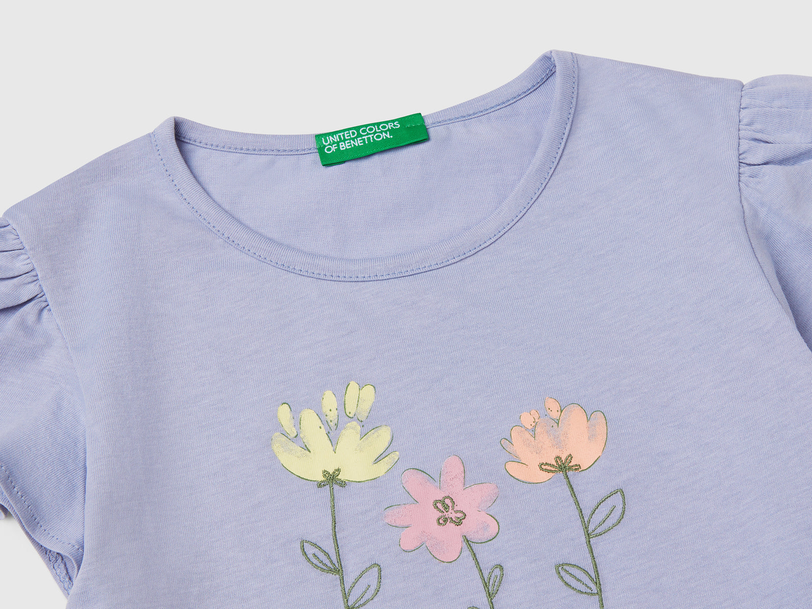 T-shirt con stampa e ricamo da bimba pervinca 3 | Benetton Outlet