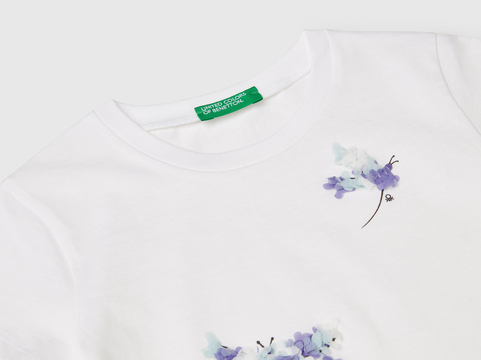 T-shirt con applicazione effetto petali da bimba bianco 3 | Benetton Outlet