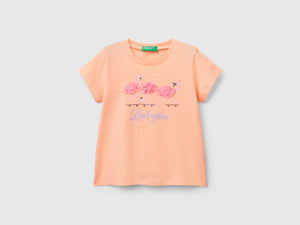 T-shirt con applicazione effetto petali