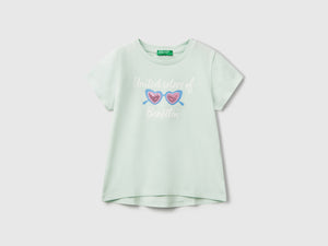 Maglietta con ricamo logo in cotone bio