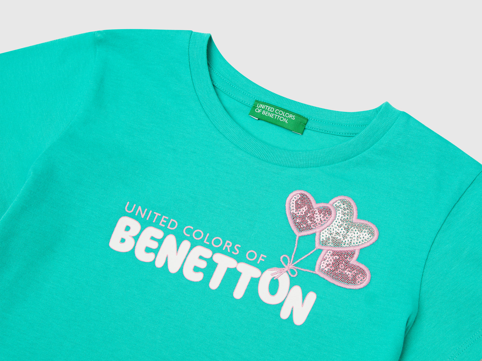 Maglietta con ricamo logo in cotone bio da bimba celeste fluo 3 | Benetton Outlet