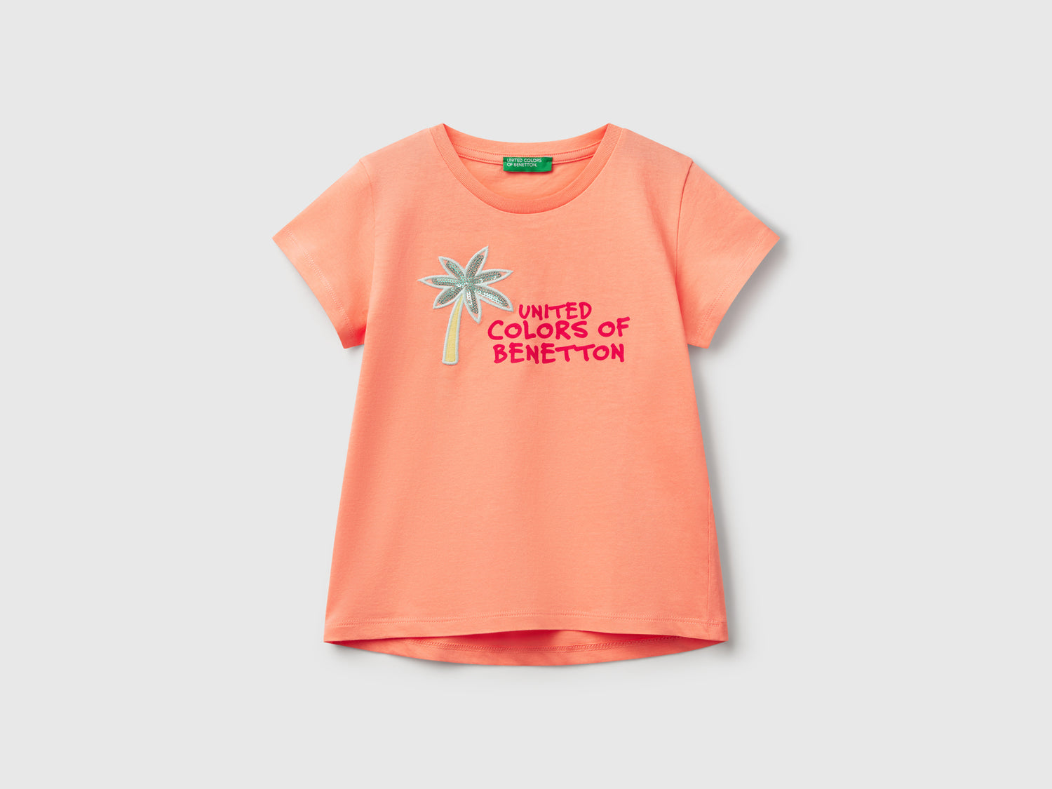 Maglietta con ricamo logo in cotone bio da bimba pesca | Benetton Outlet