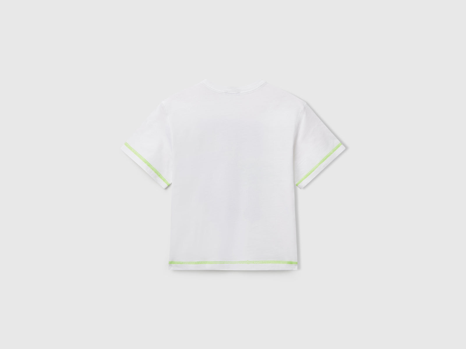 T-shirt con dettagli fluo da bimbo bianco 2 | Benetton Outlet