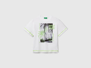 T-shirt con dettagli fluo