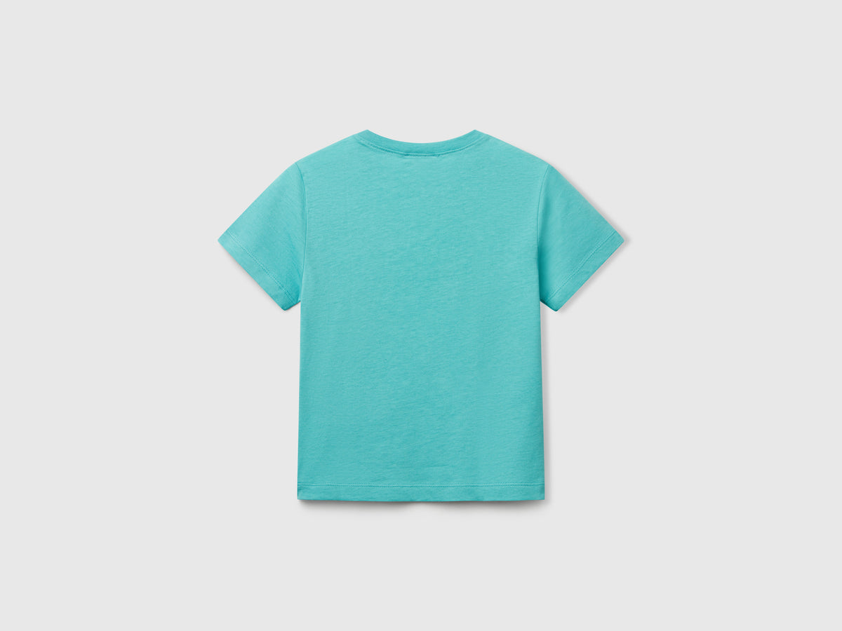 T-shirt con stampa e applicazione