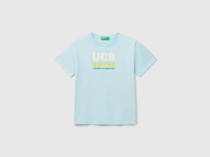 T-shirt con stampa e applicazione